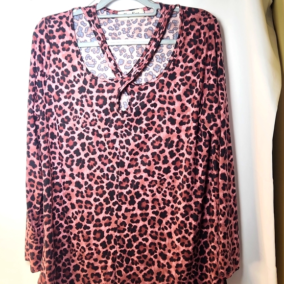 HAPTICS Leopard Print Black and Purple Top - Picture 1 of 8